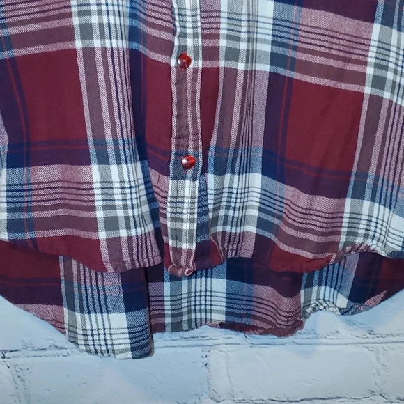 Red, blue and white flannel shirt - Picture 4 of 12